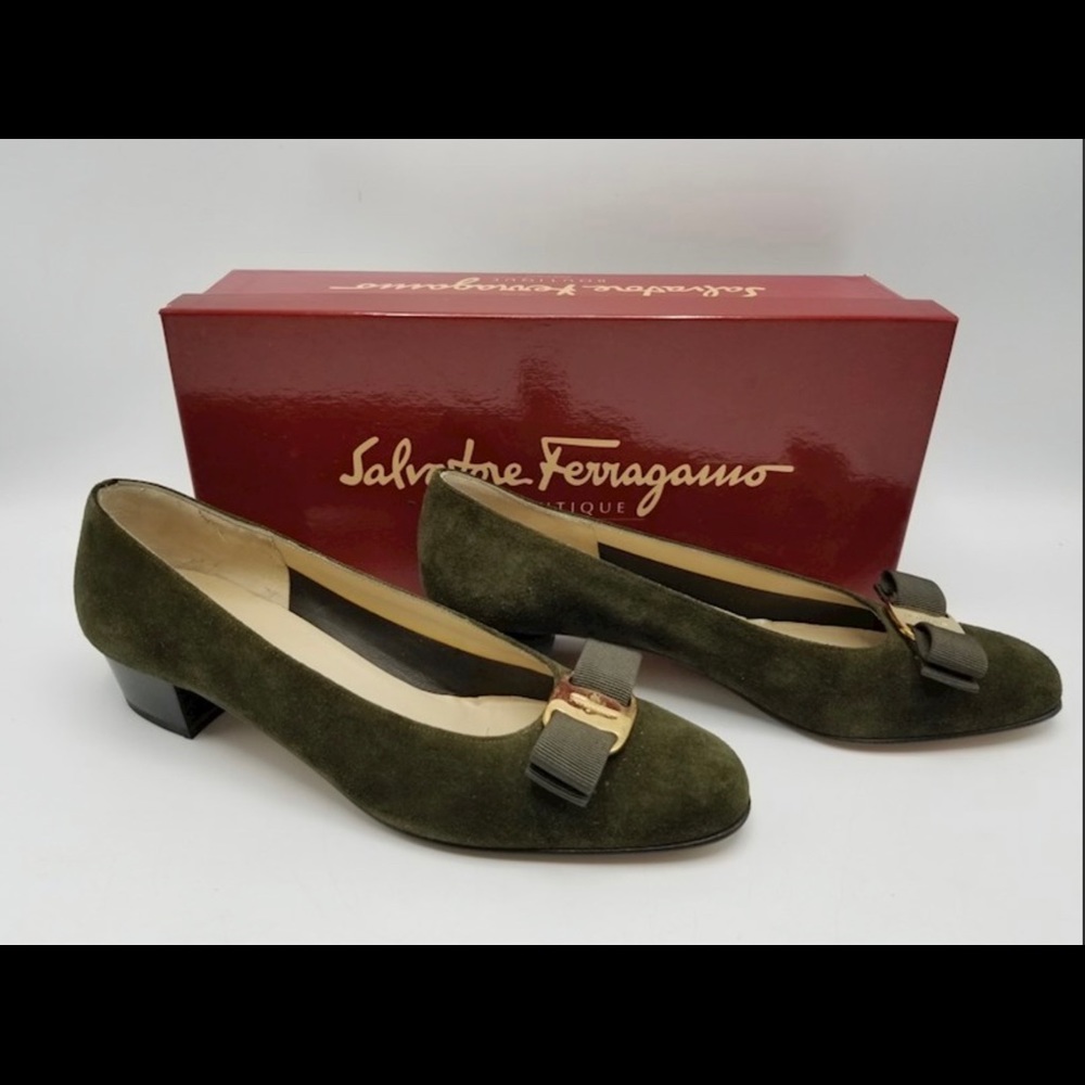 Women’s Salvatore Ferragamo Flats 7.5 Green AAA